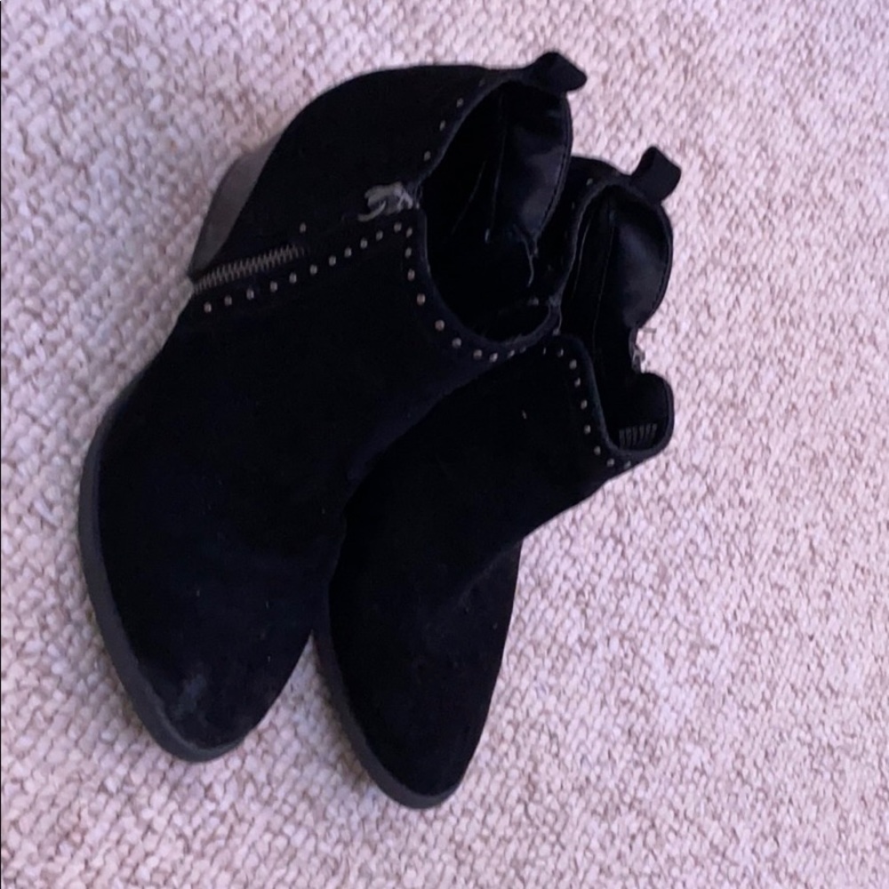 Fancy boots. - Picture 3 of 3